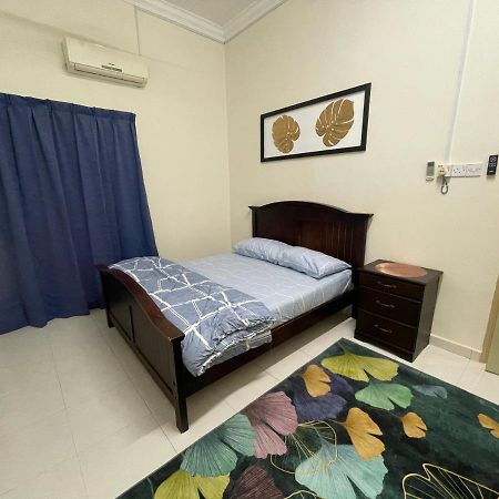 No 61 Nazirin Homestay Tmn Indah Raya 2 Manjung Lumut Exteriör bild